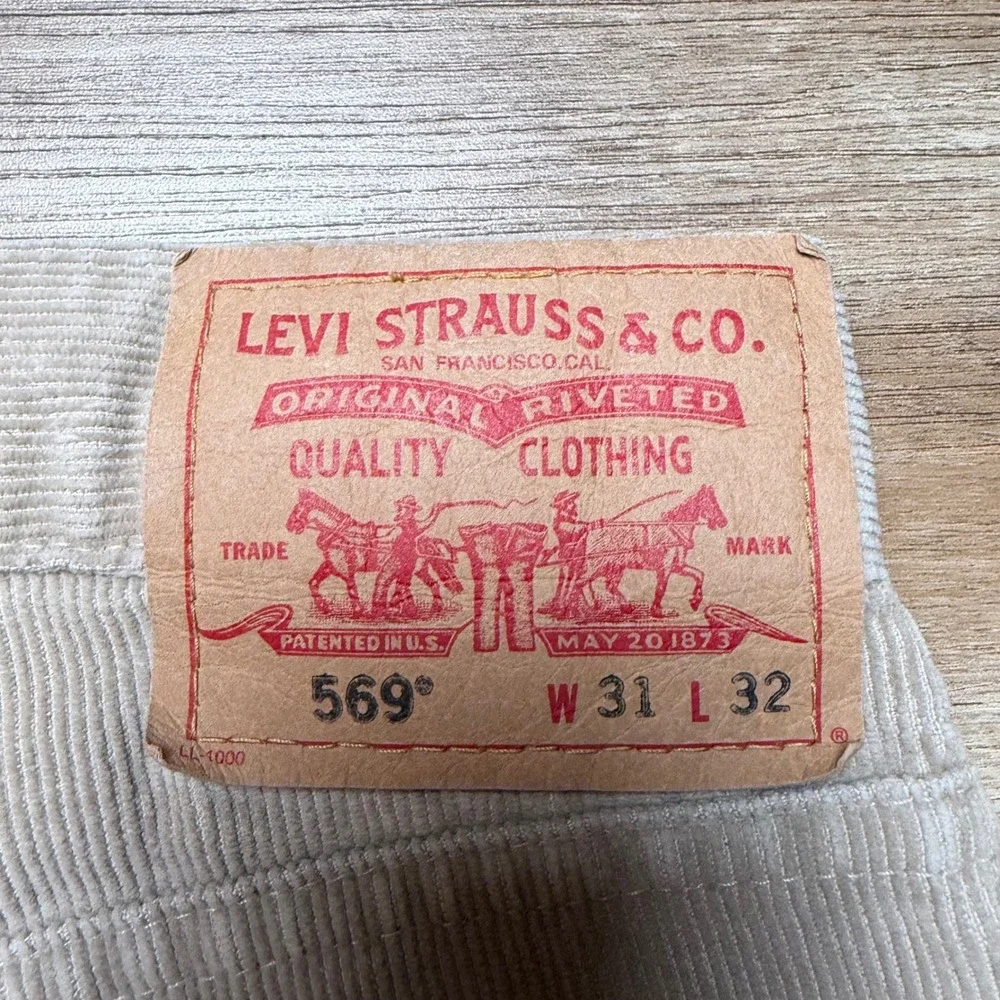 Levis levi 569
